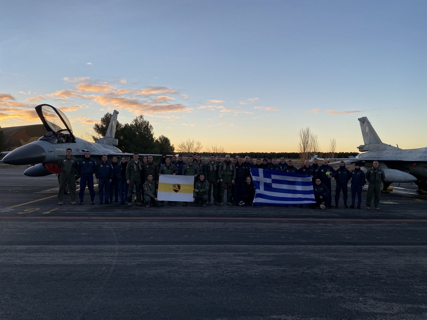 Stam_A337's tweet photo. 🇬🇷H 330Μ ⚡️⚡️⚡️συμμετείχε στην 4η Εκπαιδευτική Σειρά Αέρος για το 2021 του TLP στην ΑΒ Los Llanos στο Albacete της Ισπανίας.Mεταστάθμευσαν 4αφη F-16 Block 30 κ ανάλογο ιπτάμενο και τεχνικό προσωπικό
#330Sqn #hellenicairforce #tlp2021_4 #LosLlanosAB #TLP #111CW #F16Block30 https://t.co/i1RnMVT2ZG