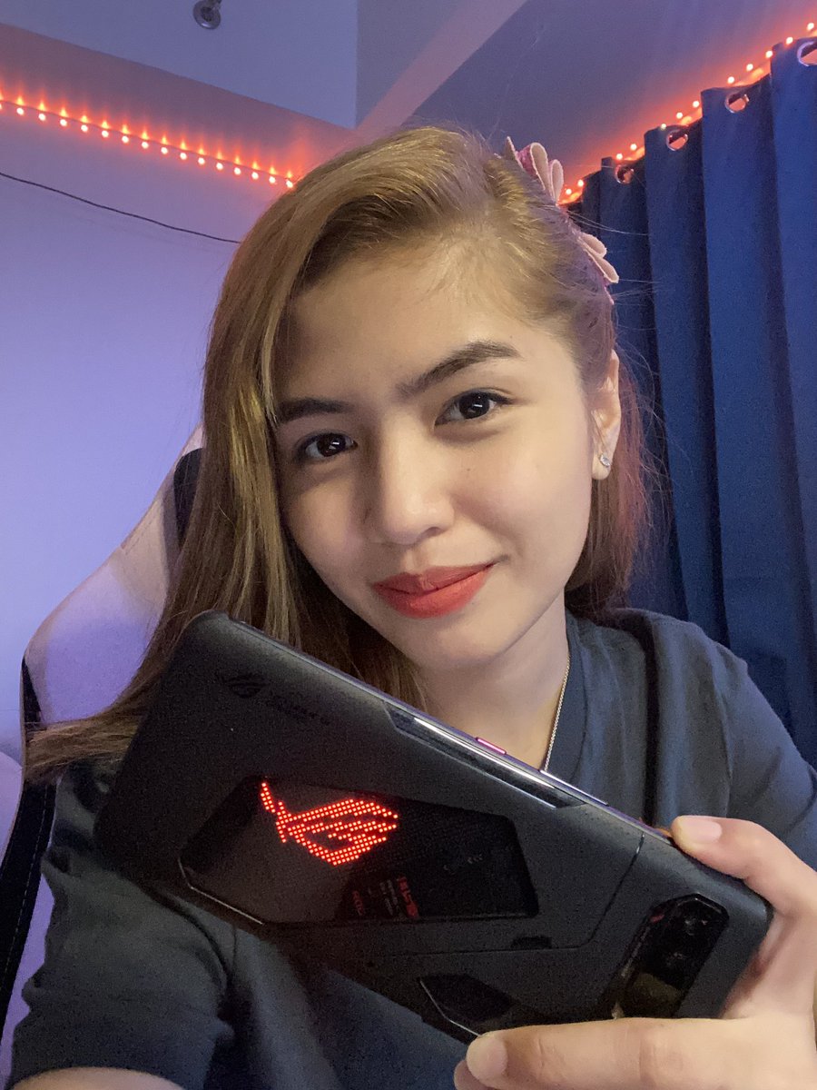 hezelya's tweet photo. Pag naka ROG phone matic crit axie nyo 😌😇 https://t.co/iuxovA15b0