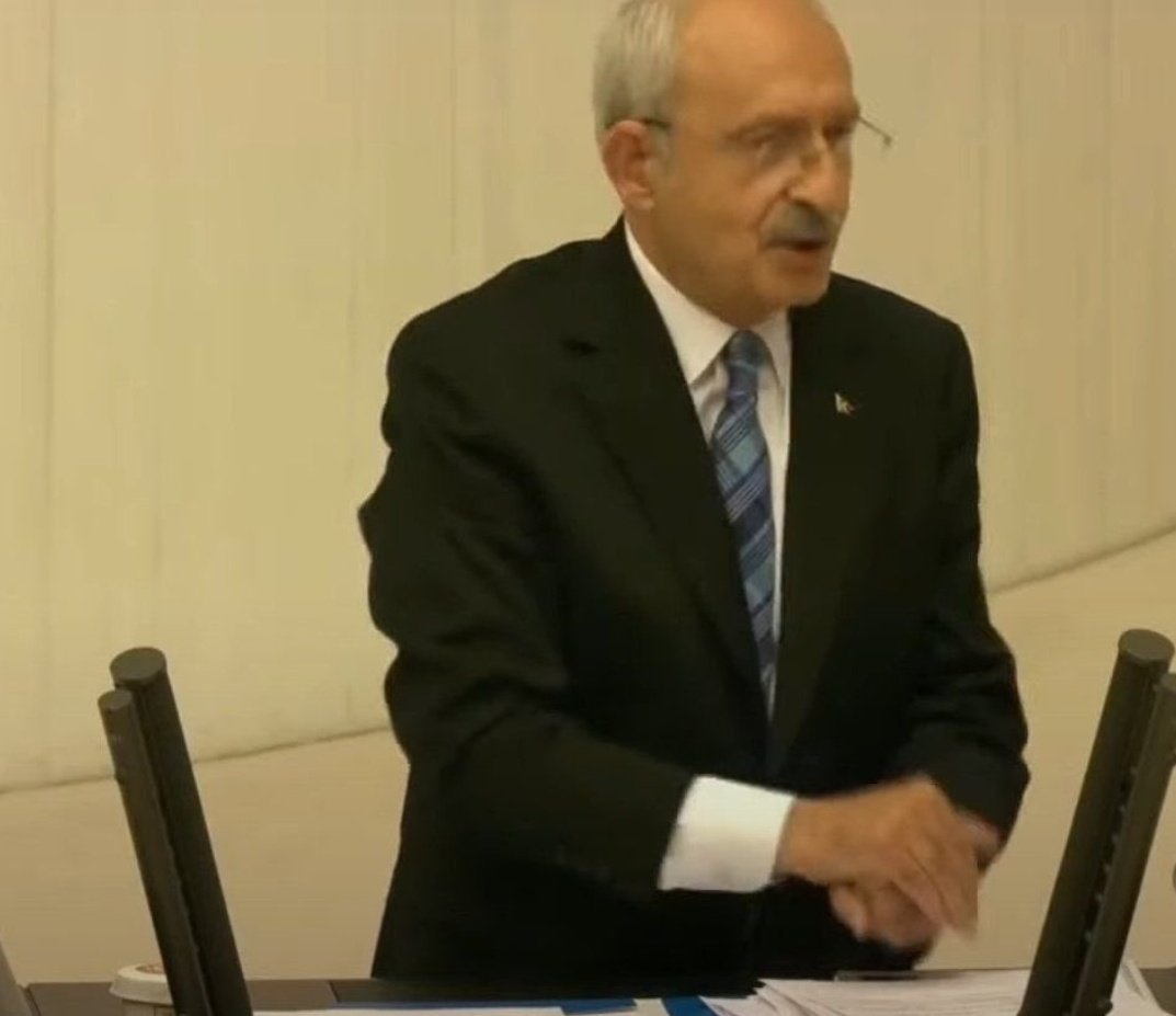 OrdOptVul's tweet photo. Bu hareket Terbiyesiz değil. Ülkenin ekonomisini geleceğini adaletini sikmek terbiyesizlik. https://t.co/fDVKJNjqvi