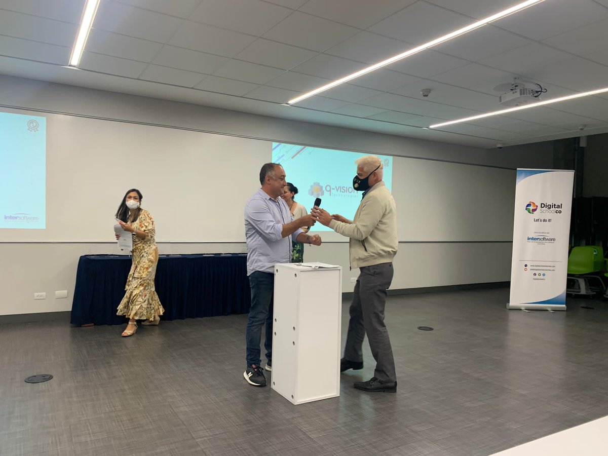 QVisionTech's tweet photo. @QVisionTech fue galardonado con el premio Participativo en el evento de cierre de año 2021 de @InterSoftwareCo y la #FamiliaQV nos enorgullecemos por este reconocimiento. 

😀Gracias a todos y gracias a #ISW 

#qvision #intersoftware #SomosISW #software #TI https://t.co/5RN3j1RnDf