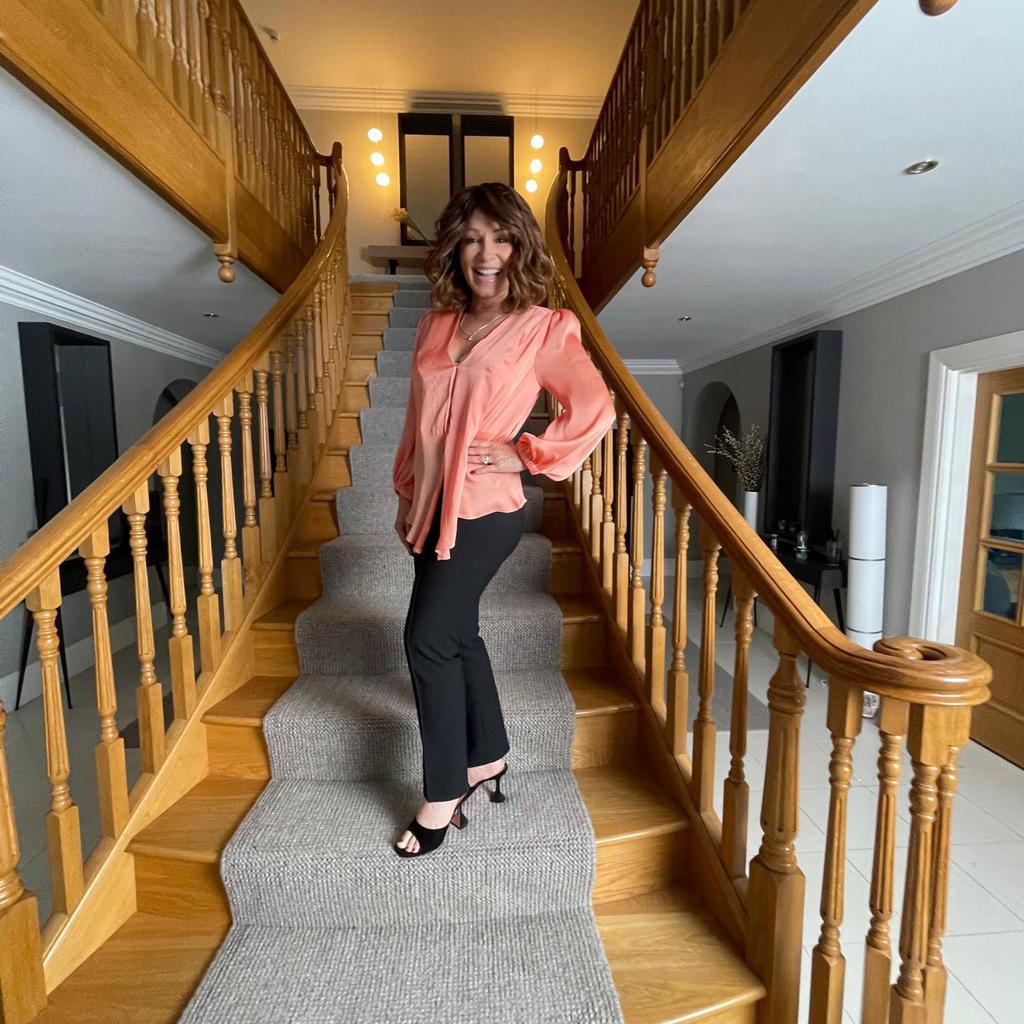 Jacqueline_Gold's tweet photo. Happy Monday! When you have a positive outlook towards everything you do, more often than not it impacts the outcome in the best possible way. So let's all start this week as we mean to go on! 🙌 #EmpoweredNotPerfect #mondaymotivation #femaleempowerment #positivemindset #newweek https://t.co/Owkh8Oib8w