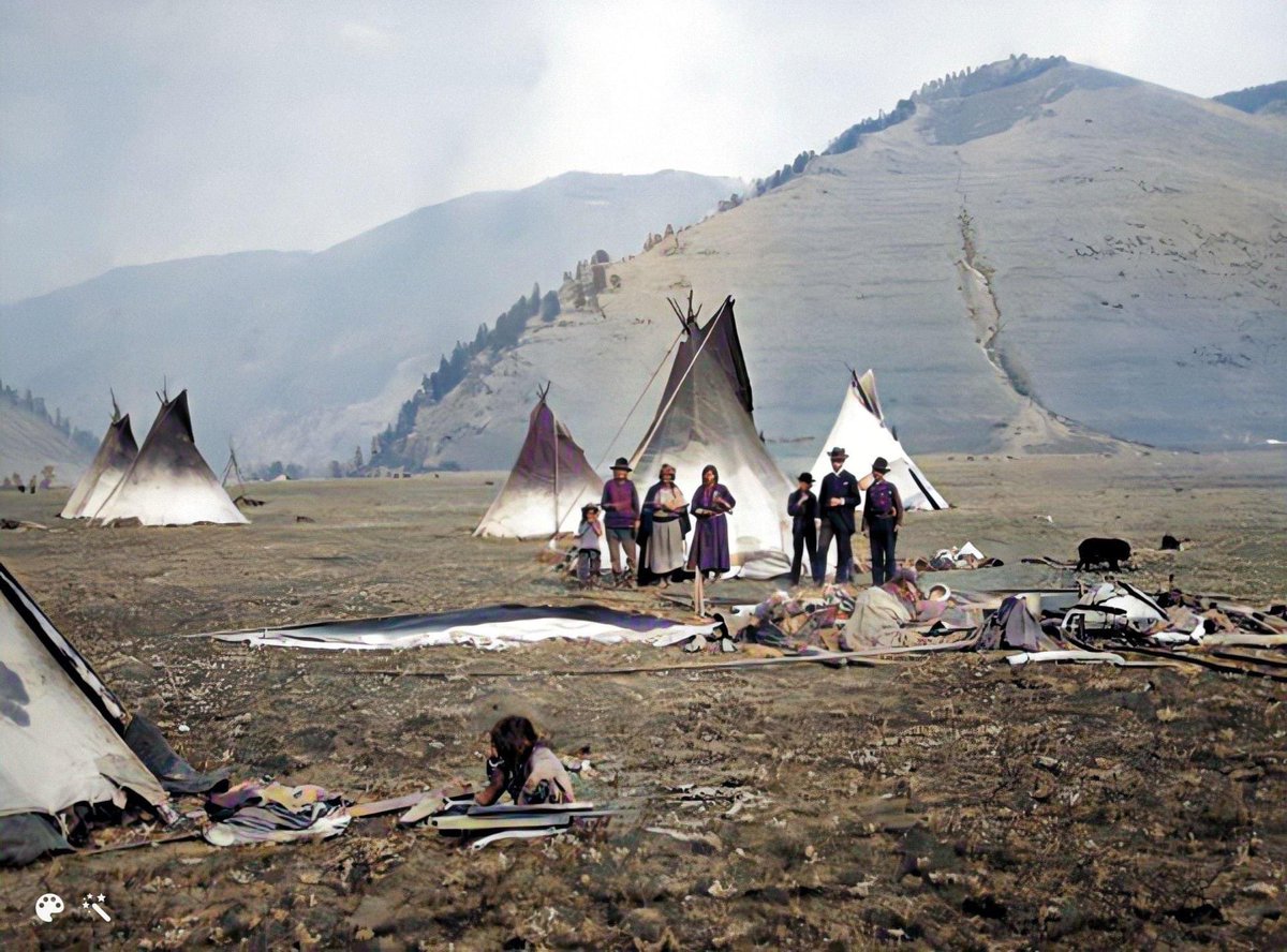 rosedontwalk's tweet photo. A Salish camp prior to the @umontana or development south of what is now the Clark Fork river. This area and Mount Sentinel (behind) were plentiful in Bitterroot or Sp̓eƛ̓m. What is now Missoula was called nɫʔaycčstm or Place of the Little Bull Trout [Colorized dates around 1890] https://t.co/05yREgtqLq
