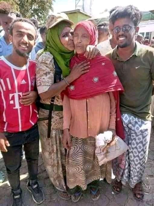 #Afar
የአፋር ኮማንድ ፖስት ም/አስተባባሪ #ከባቲ ነዋሪዎች ጋር!