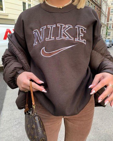 Citation_minax's tweet photo. Ce genre de pulls c’est juste incroyable https://t.co/2wsTb7BxHI