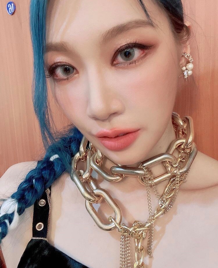 BlackswanLatam's tweet photo. [📸061221]

Actualización de Youngheun en Instagram

🐶: "¿Han pasado 3 meses desde la filmación del MV Close To Me?"

🖇https://t.co/NvXRGVrv6m

(1/2)

#BLACKSWAN #블랙스완 @blackswan_drent #YOUNGHEUN #영흔 @youngheuneeda #KQUEST_BLACKSWAN https://t.co/rbS8c9kzKe
