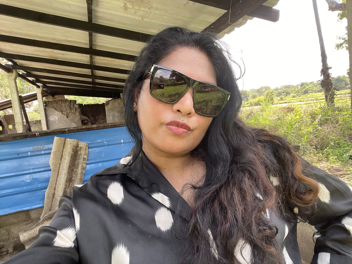 KALIARULAR_EROS's tweet photo. Today At #KANNADDI 💚.. Remembering #ARULAR.. 6-12-2021 #Arulappu’s Family Farm.
ARULAR’s Favourite Place. #Srilanka
#DaughterOfEROS #DaughterOfARULAR #KaliArulpragasam #ARULAR #RememberingARULAR #ROOTS #WhereItAllBegan #RememeringARULAR #Farm #Nature #Tamil #ARULARLegacy https://t.co/qbzmRbZjlT