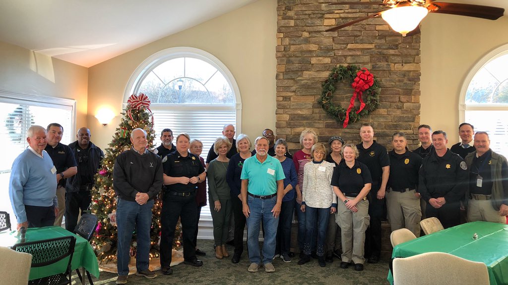 LexingtonPD's tweet photo. A special thank you to the Lexington Villas neighborhood who hosted Chief Green, along with our officers and staff, for their annual First Responders Breakfast last Friday.
The food and conversations were so great. #LPDStrong #LexStrong #BuildingAPartnership https://t.co/guI4gh8liF