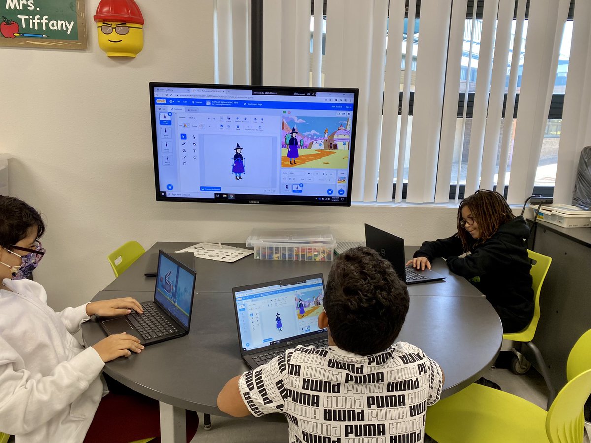 hamiltonengtech's tweet photo. Happy National Computer Science Week! Hamilton Innovators are joining students around the world by participating in #hourofcode. Students are putting their computer coding skills to the test to try and earn as many coding minutes as possible this week! #innovatorlife
#CSEdWeek https://t.co/rZW6D6xvvn