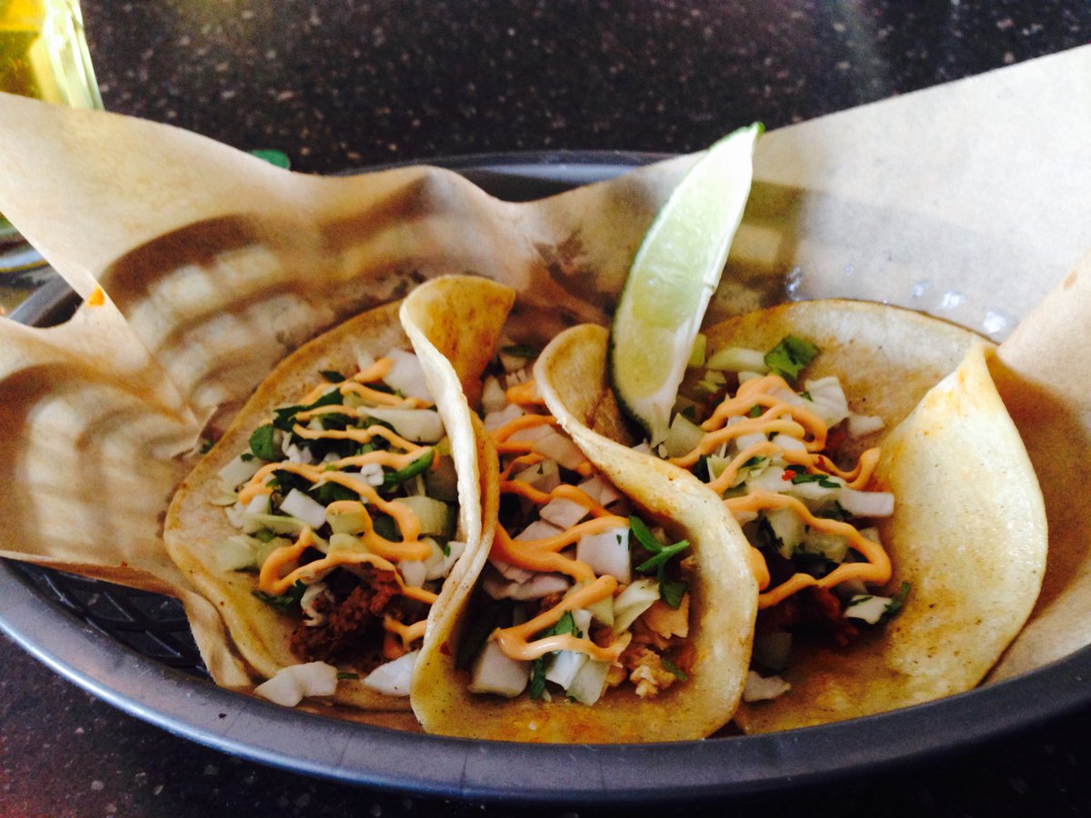 EmiliosAlmostFa's tweet photo. Street Tacos - Ole'
.
.
.
.
.
#tacosburritosbooze #ole #happyhour #westminsterco #broomfieldco #303foodie
#5280burritos #5280tacos #5280booze #eatgreenchili #lunashine #doradohabanero #broomfieldco #coloradolocal #303food
#303drinks #doradohabanero https://t.co/dB51MH2IkF