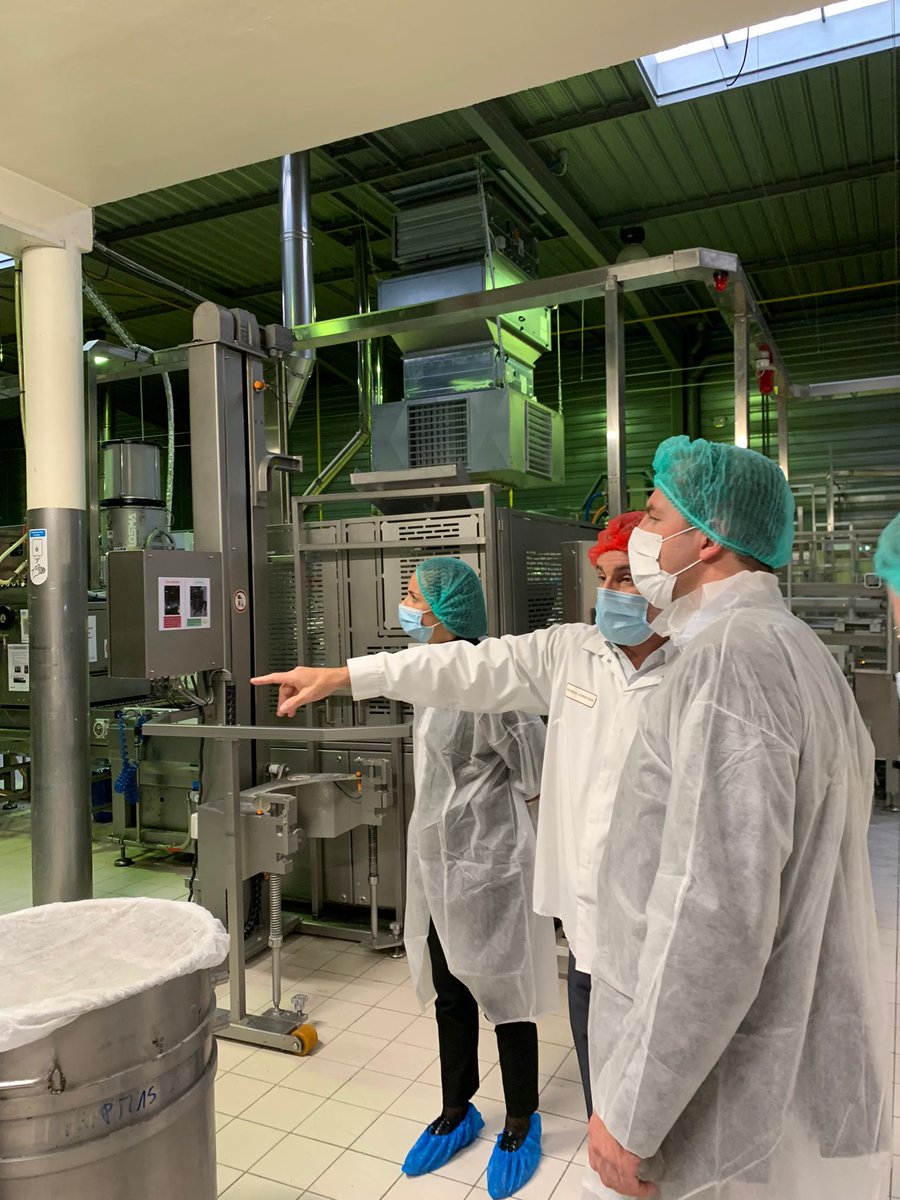 ThibautGuilluy's tweet photo. Aujourd’hui chez @BiscuitsAstruc qui s’engage dans #1jeune1solution avec le recrutement d’alternants, de jeunes en @EPIDE_Officiel et du @ReseauE2CFrance.

L’agroalimentaire est une filière qui se mobilise partout en 🇫🇷 pour la jeunesse. On continue ! 
cc @ANIA_FRANCE https://t.co/b3usr1Qhm8