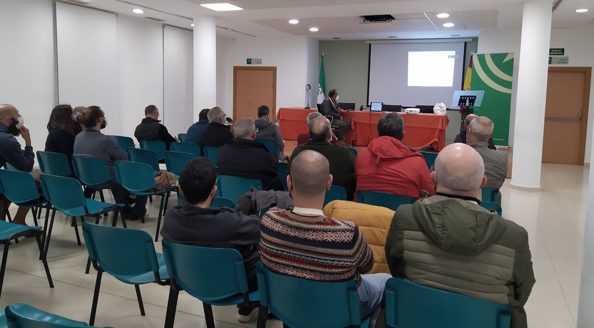 CMA_SEOBirdLife's tweet photo. Estamos en la #AsambleaAnillamiento del @CMA_SEOBirdLife . Por primera vez es tanto a la vez en línea como presencial, lo que complica un poco el desarrollo de la Asamblea https://t.co/GCLKswcVOC