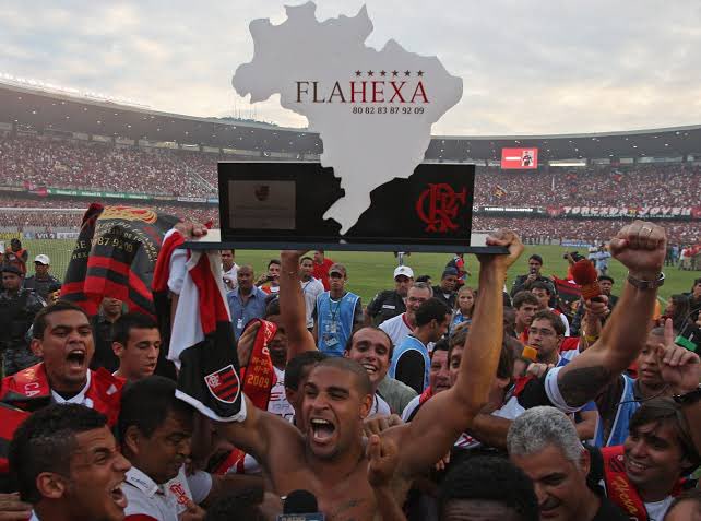 uniao_uf's tweet photo. Bonita foi a festa, do hexa com Imperador, o gol do Angelim no escanteio que o Pet cobrou…

12 anos do Hexacampeonato Brasileiro! 🔴⚫️

#Flamengo #hexacampeao #uf #uniaofla https://t.co/CkMiG3YWlZ
