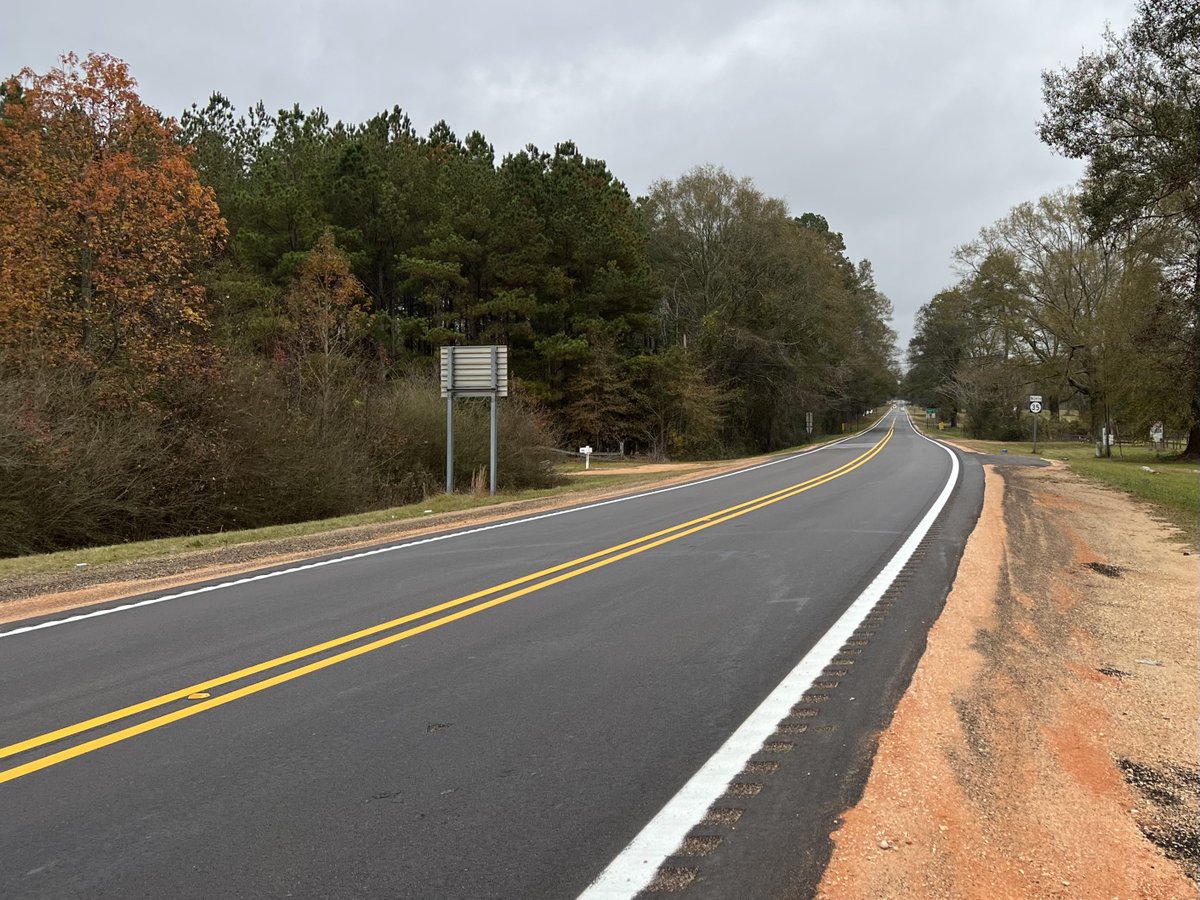 visitsmithms's tweet photo. Recently, contractors with @MississippiDOT completed a resurfacing project on SR 35 from SR 28 in Mize to SR 37 in Raleigh. This much needed project on the county’s most heavily-traveled highway will provide safety and comfort for motorists. #MSworks #MShwys https://t.co/VoBkHhl13v