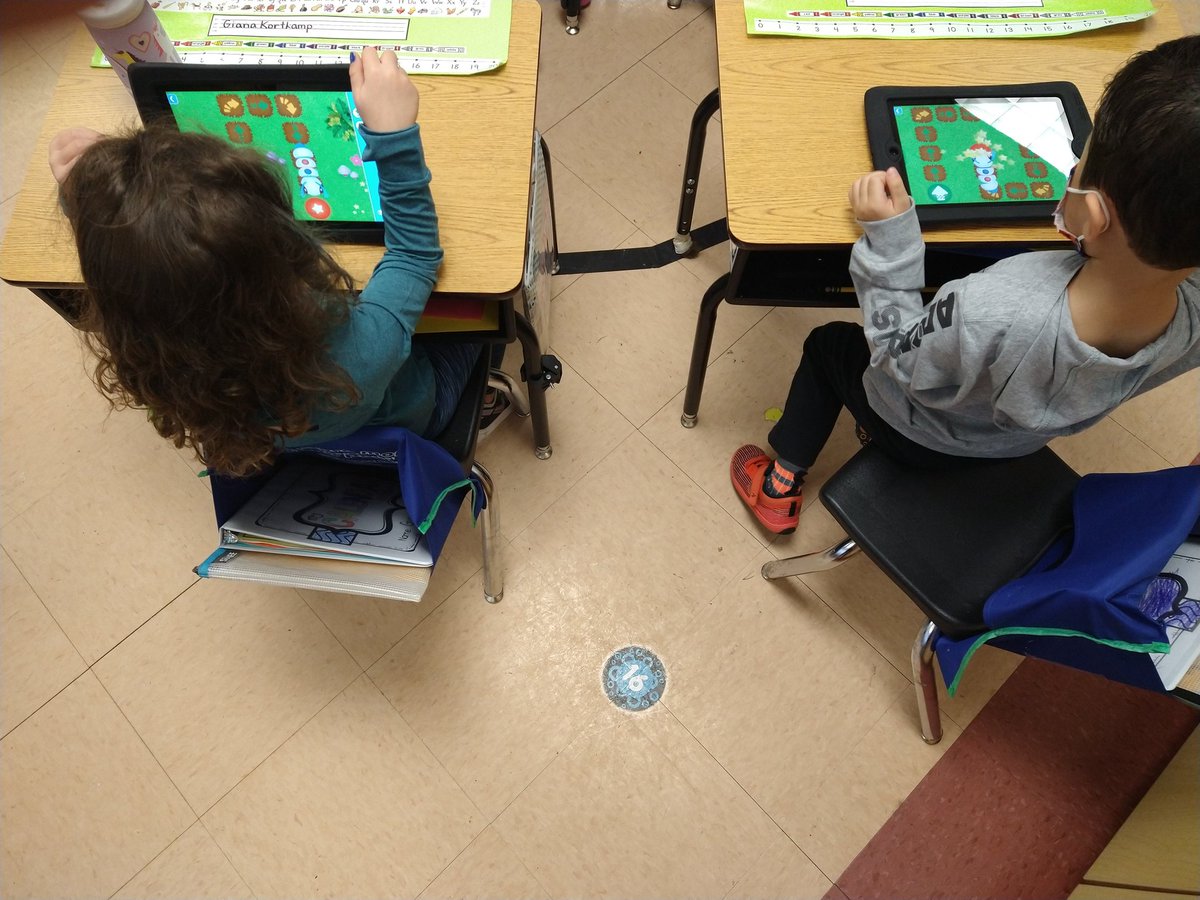 NSComputerTech's tweet image. @NSComputerTech kdg SS are starting CS (computer science) week as programmers using #code-a-piller @EWSDTech @NorthSideEW . Love hearing them say "I got it"!