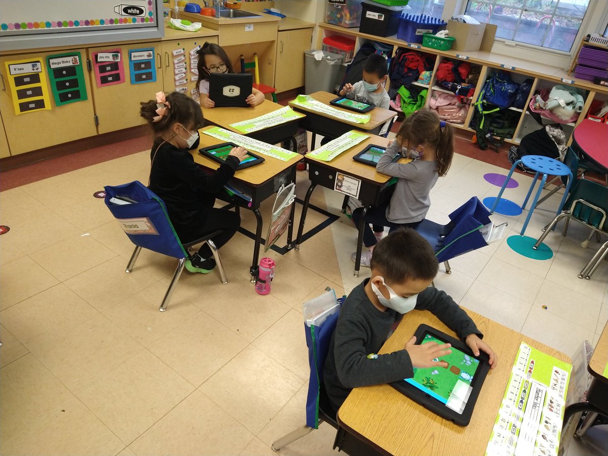 NSComputerTech's tweet image. @NSComputerTech kdg SS are starting CS (computer science) week as programmers using #code-a-piller @EWSDTech @NorthSideEW . Love hearing them say "I got it"!