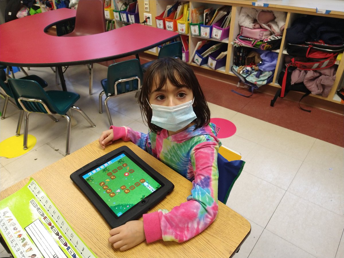 NSComputerTech's tweet image. @NSComputerTech kdg SS are starting CS (computer science) week as programmers using #code-a-piller @EWSDTech @NorthSideEW . Love hearing them say "I got it"!