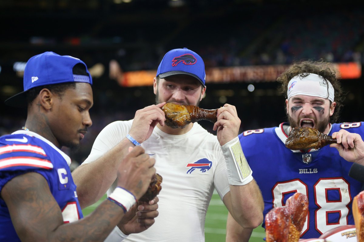 PFF_Fantasy's tweet photo. What do you need tonight to win your fantasy matchup?

Speak it into existence 🗣️ https://t.co/DiX15t9xgO