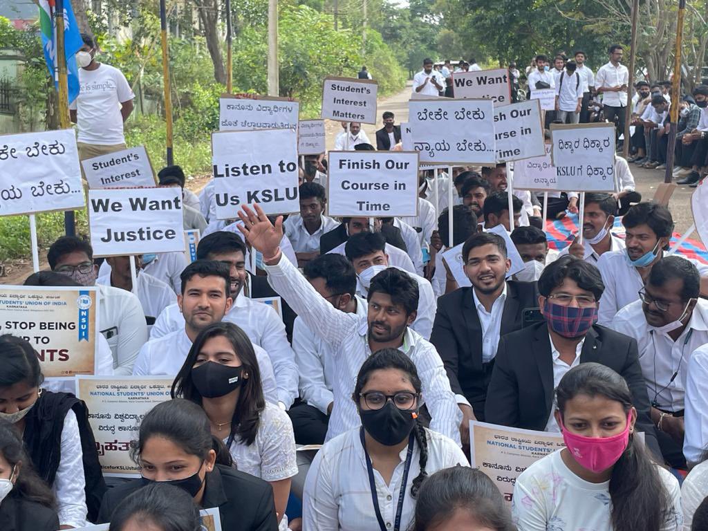 KirthiGanesh1's tweet photo. Be it days or weeks, NSUI will protest along side #KSLU students until justice is served! 

#JusticeForKSLUStudents 
#NSUIwithStudents https://t.co/AFspWkr6TY