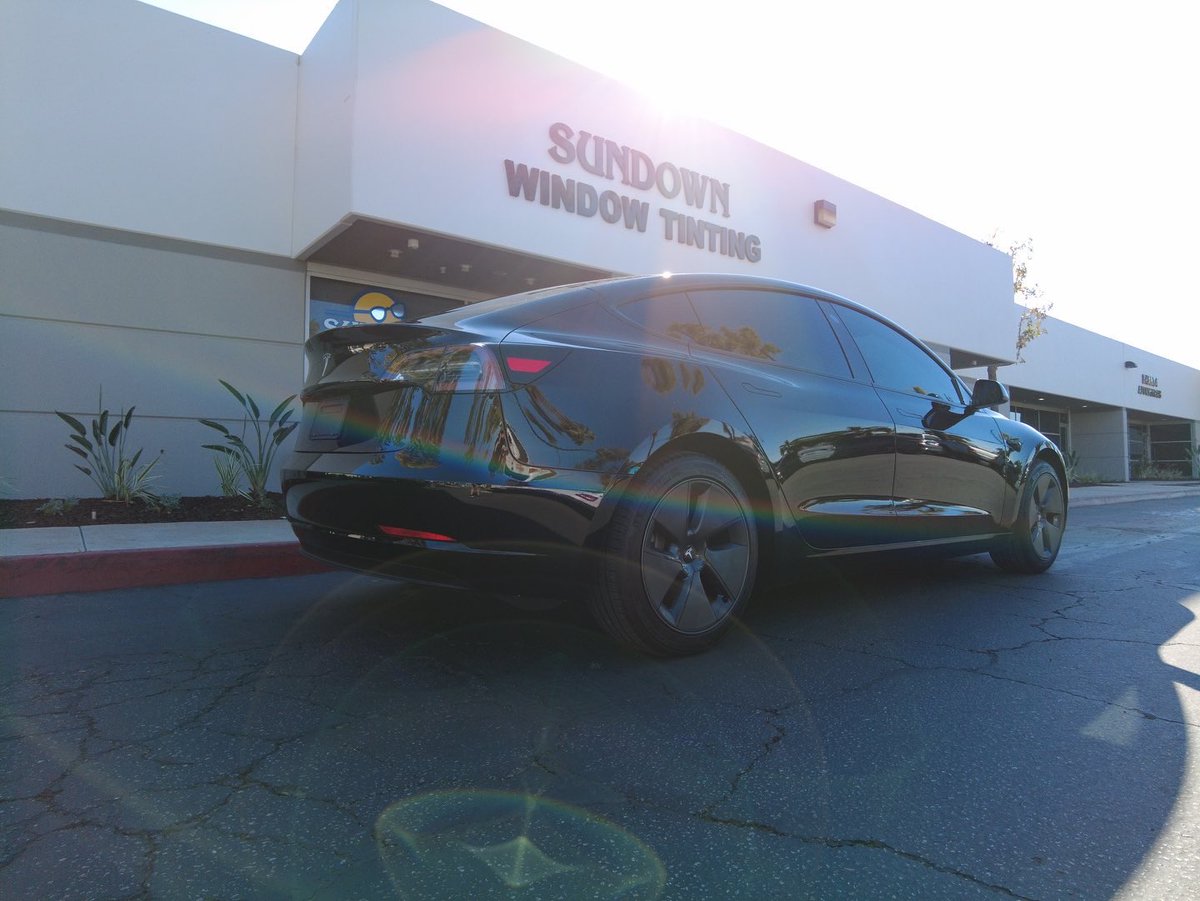 SundownWindow's tweet photo. Model 3 Monday! #MondayMotivaton https://t.co/eguo81asn8