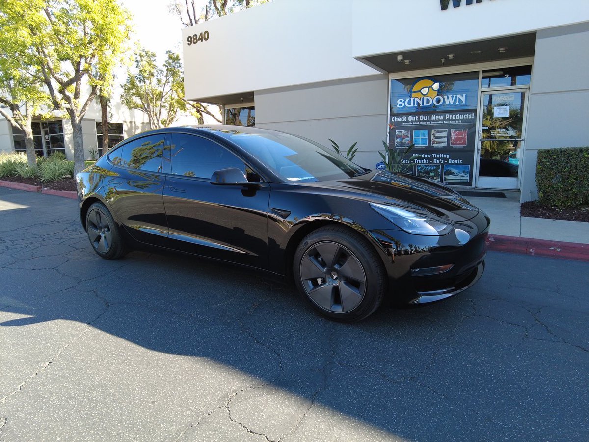 SundownWindow's tweet photo. Model 3 Monday! #MondayMotivaton https://t.co/eguo81asn8