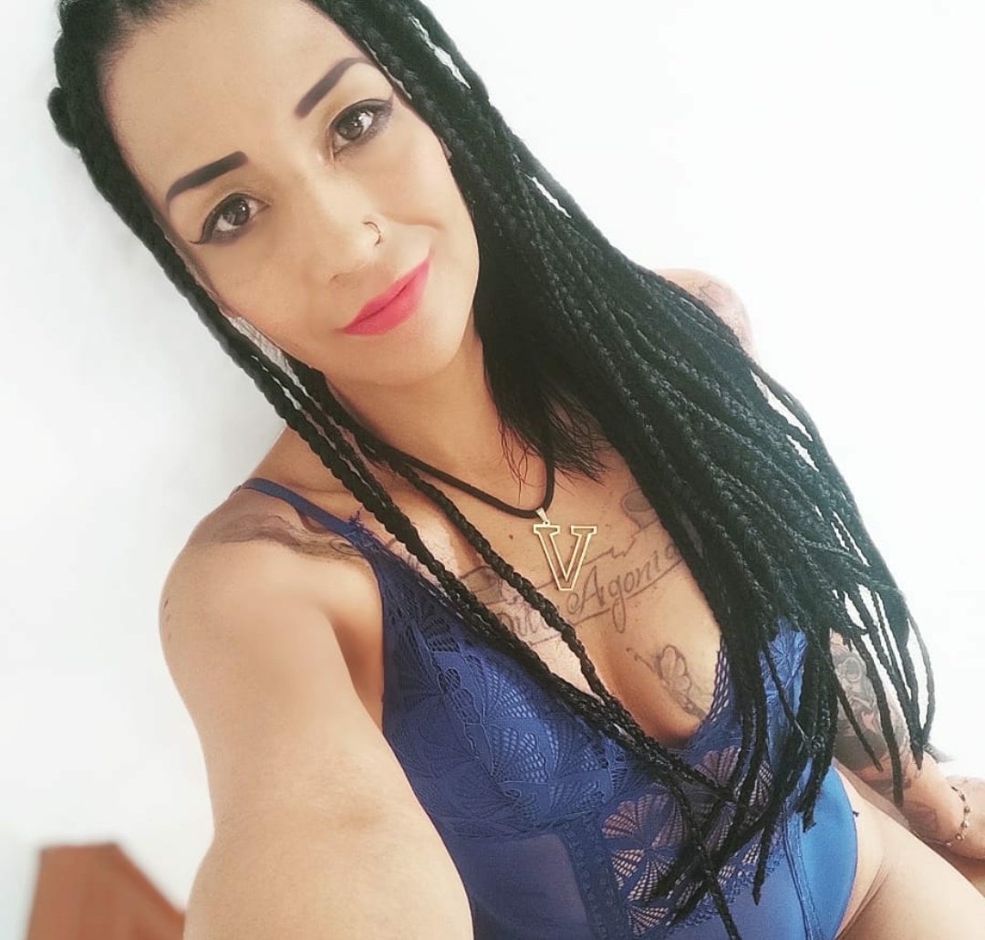 VannHaso's tweet photo. Estoy aburrida 🙃 RT y te mando algo por privado 💕 Quiero conocerte gente nueva. 😉 https://t.co/8NPJrSau4U