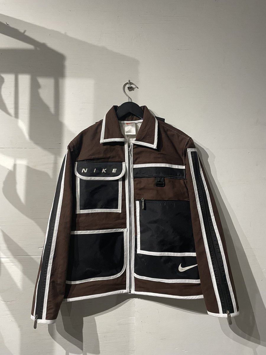 questionmarqo's tweet photo. Another Duffle bag turned into a jacket.
@Nike what do you think about it?
@NikeLA 
@NikeNYC https://t.co/LPAN2SnQcY