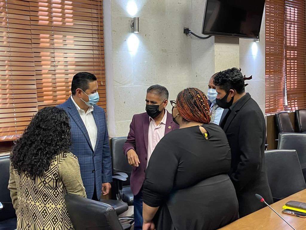AbrahamSarone's tweet photo. Agradezco la disposición de representantes de las comunidades y pueblos afromexicanos, para realizar la mesa de diálogo con el objetivo de impulsar legislativamente su reconocimiento en la Constitución Política del Estado Libre y Soberano de México.
#TrabajandoPorTuBienestar https://t.co/VnDePP89db