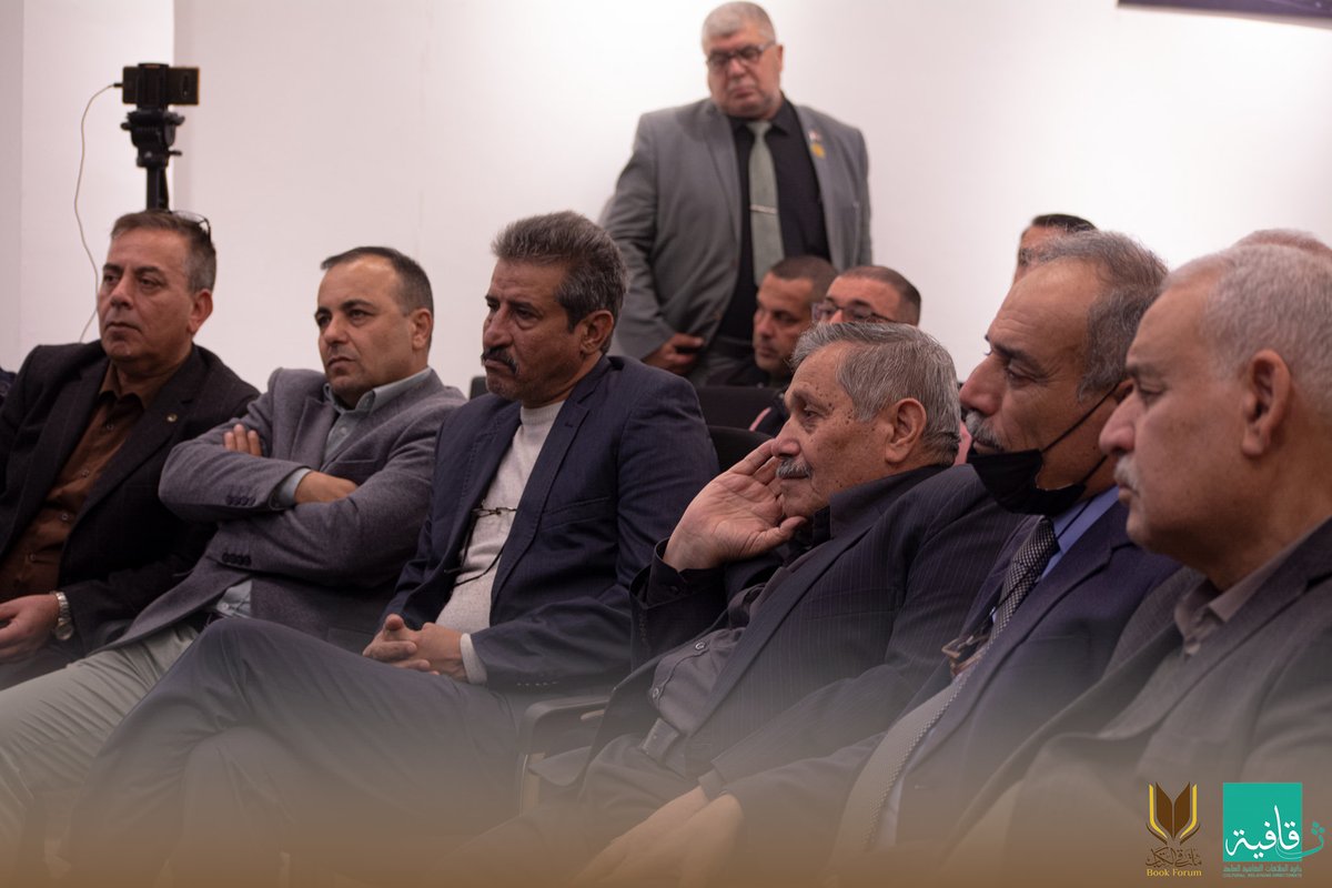 BookForumMosul's tweet photo. لقطات من #جلسة في #ملتقى_الكتاب 
الجمعة 3/12/2021
استضاف ملتقى الكتاب الثقافي وبالتعاون مع البيت الثقافي في نينوى 
الشاعر الدكتور #وليد_الصراف في امسية شعرية وحفل لتوقيع ديوانه ( غزل في إمرأة تجاوزت الأربعين ) 
قدمهُ فيها الشاعر #سعد_محمد
#ملتقى_الكتاب #ثقافة #شعر #جلسات https://t.co/mSsATU6z8t