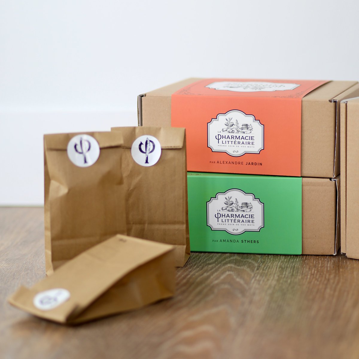 Êtes vous prêts pour pour braver le froid de l'hiver? ❄️
Nous avons une ordonnance littéraire à vous prescrire, un remède magique qui prendra soin de vos mots, petits et grands! 
Un traitement à consommer sans modération
Lisez, prenez soin de vous! 📚