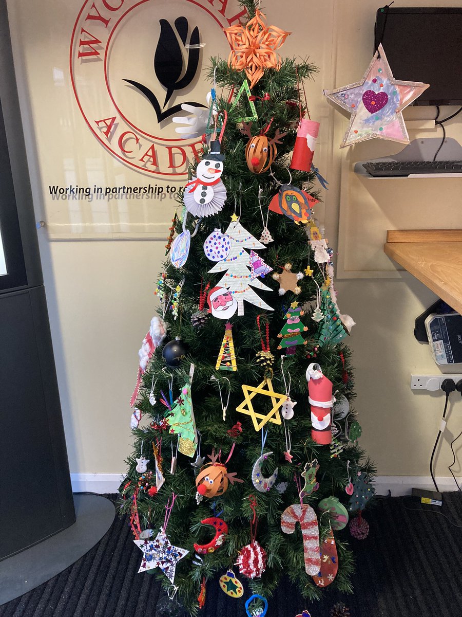 WygateO's tweet photo. Our beautiful Christmas tree displaying the wonderful decorations that have been handmade by the children @WygateA 
#handmade #WygateWay https://t.co/RdyCayU7H9