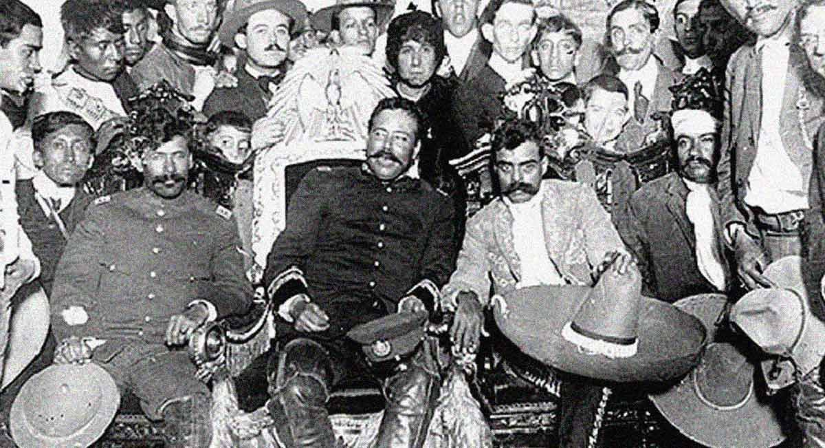artamumu's tweet photo. Un 6 de diciembre de 1914 Francisco Villa, al mando de la División del Norte y Emiliano Zapata  (invito a leer este breve texto)  https://t.co/VWo9SQjHeB https://t.co/poiSn0gYih