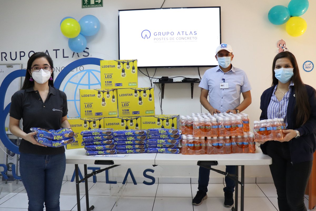 AtlasGrupo's tweet photo. Como empresa, el pasado viernes 3 de diciembre hemos realizado un donativo para @muni_ilopango en Pro de la reactivación económica a través del apoyo al proyecto "Mega Ferias Navideñas de Emprendedores". El Donativo constó de 204 refrigerios y 6 guías de focos. https://t.co/yfUyH7PRg5