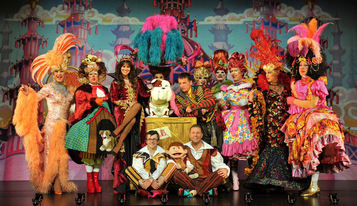 DadWroteOOC's tweet photo. @WoestKonijn A panto is basically a slapstick play… they can be based on stories like Snow White or Cinderella etc Its usually very energetic and bright :)) https://t.co/wcVPazWkxX