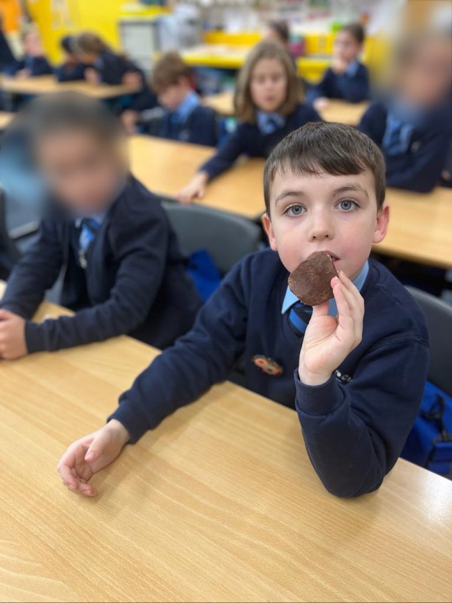 StDunstansCheam's tweet photo. Year 3 had an amazing day last week where we became level 10 chocolatiers! We learnt about the origins and production of chocolate #yum #scrumdiddlyumtious https://t.co/FfJUkb7gi7