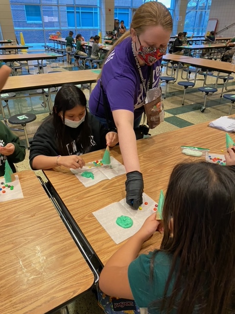 RISDxPlore's tweet photo. Look how yummy!! @CBEBears xPlore made mini Christmas trees out of ice cream cones, icing, M&amp;Ms, and sprinkles. It was super tasty too! #IAActivities #RISDGreatness #RISDPowerOfLove #xPlorers https://t.co/ioQdXRSiiQ