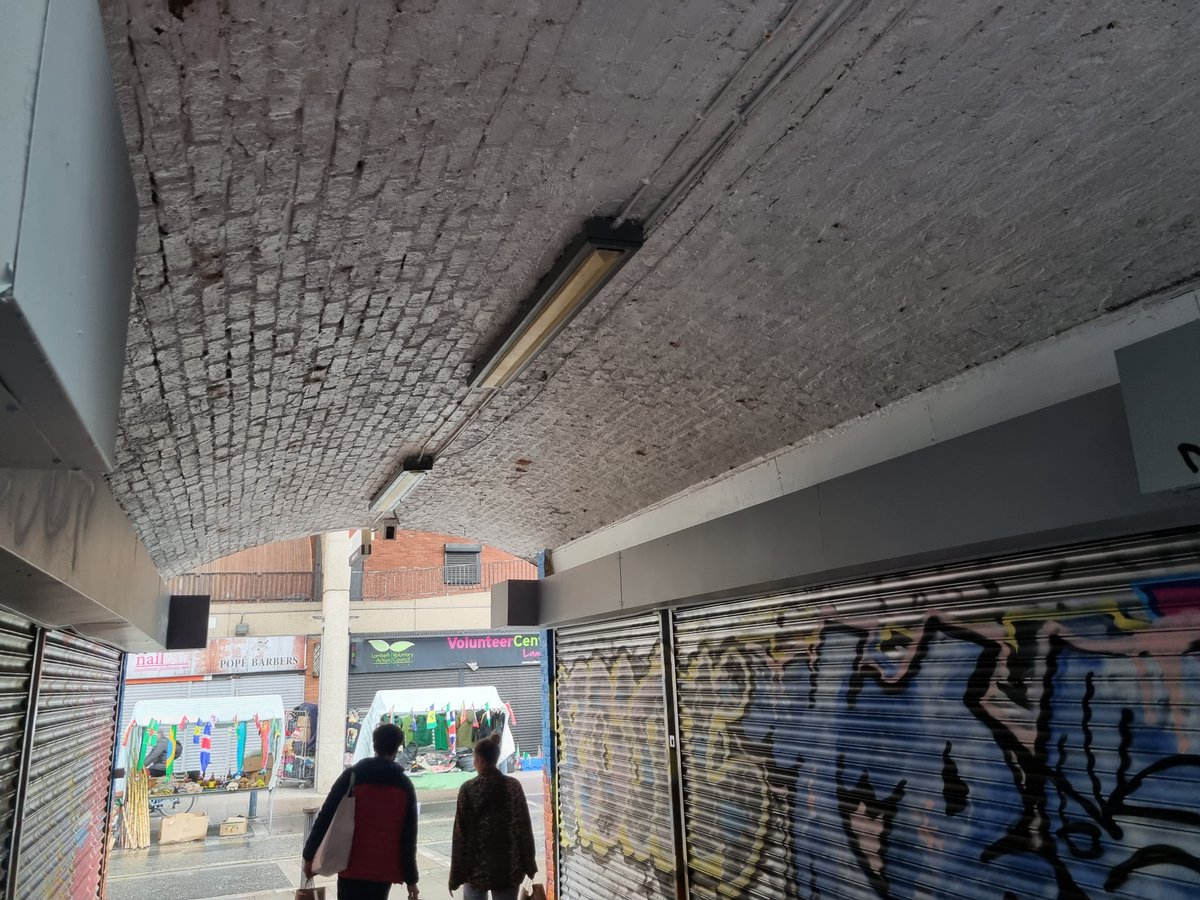We created art at BRIXTON STATION.Now it would be great If @Se_Railway could replace the light bulbs and give light and a better welcome to Brixton. Awaiting a response.@helenhayes_ @lambeth_council @Scarlett4C @Brixton_Angel @BrixtonBID @BrixtonBlog @SthLondonPress