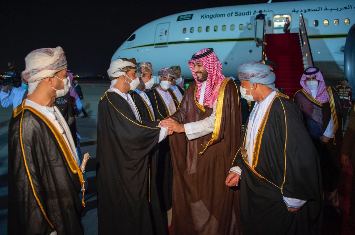 spagov's tweet photo. #صور | سمو #ولي_العهد يصل العاصمة العمانية #مسقط وفي مقدمة مستقبليه جلالة السلطان هيثم بن طارق #سلطان_عمان.
#ولي_العهد_في_عمان
#واس https://t.co/CiubCHsZsL