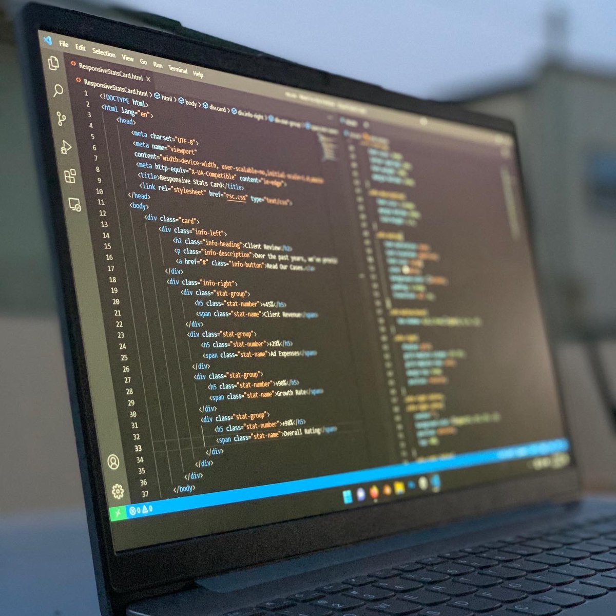 topboyasante's tweet image. #100DaysOfCode #BlackTechTwitter #AdventOfCode #webdeveloper #FrontEnd #html #CSS #Coding #developer 
The codes:                           The Outcome: