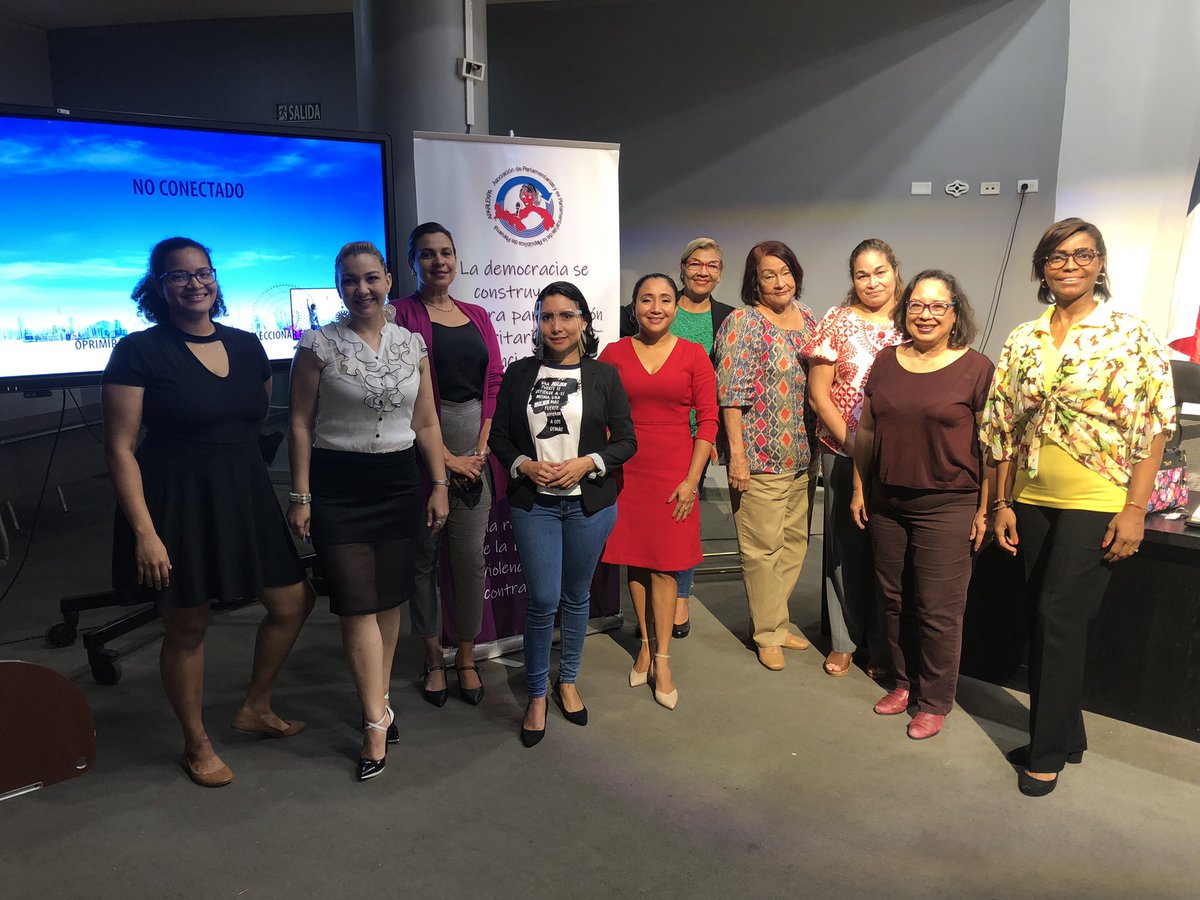 aparlexpa's tweet photo. #aparlexpa avanza VI Diplomado Internacional en Liderazgo y Estrategias Electorales p/mujeres. Acaba de culminar con el módulo del neuromarketing en el #discursopolítico Preparamos a #mujerespolíticas para la nueva oferta electoral. @MarielaVega2014 @dalia_bernal @kayraharding https://t.co/v52GVhS4ds