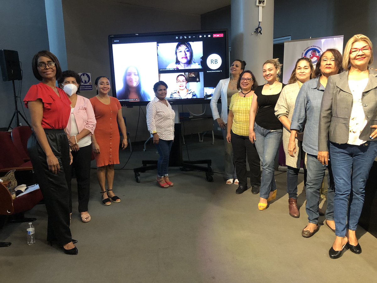 aparlexpa's tweet photo. #aparlexpa avanza VI Diplomado Internacional en Liderazgo y Estrategias Electorales p/mujeres. Acaba de culminar con el módulo del neuromarketing en el #discursopolítico Preparamos a #mujerespolíticas para la nueva oferta electoral. @MarielaVega2014 @dalia_bernal @kayraharding https://t.co/v52GVhS4ds