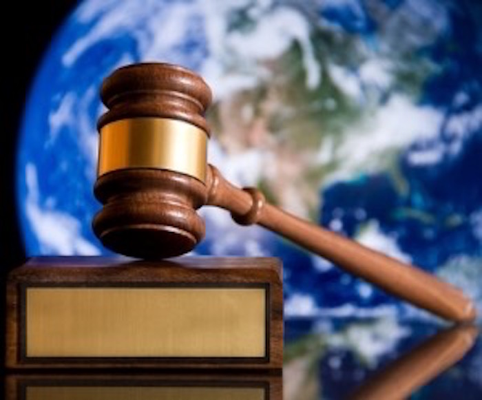 NEW on our #ClimateLaw Blog: Dobbs v. Jackson and Juliana v. United States: “Innumerable Human Lives” by Julia Olson and Andrea Rodgers: bit.ly/3GnMA9L #climatecases