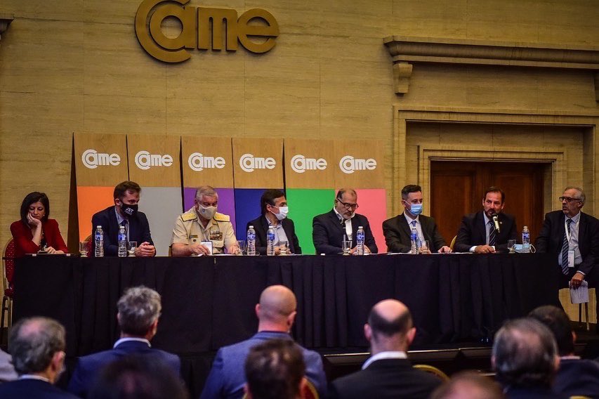 ArielSujarchuk's tweet photo. En mi nuevo rol de presidente del Ente Nacional de Control y Gestión de la Vía Navegable (ENCGVN) participé de la apertura del XXXI Seminario Internacional de Puertos, Vías Navegables, Transporte Multimodal y Comercio Exterior ➡️ https://t.co/hD4C6CxFzu https://t.co/MAu1x5KcyT