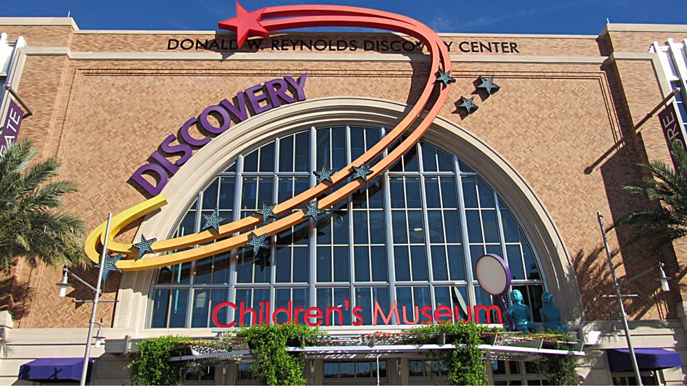Looking for a unique holiday event this year? Grab the kids and head to <a href="/discoverylv/">DISCOVERY Children's Museum</a> for their Holidays Around the World event this Sunday, December 12 at 10:30 am. Try some delicious treats, enjoy storytime and create crafts inspired by cultural celebrations around the world.