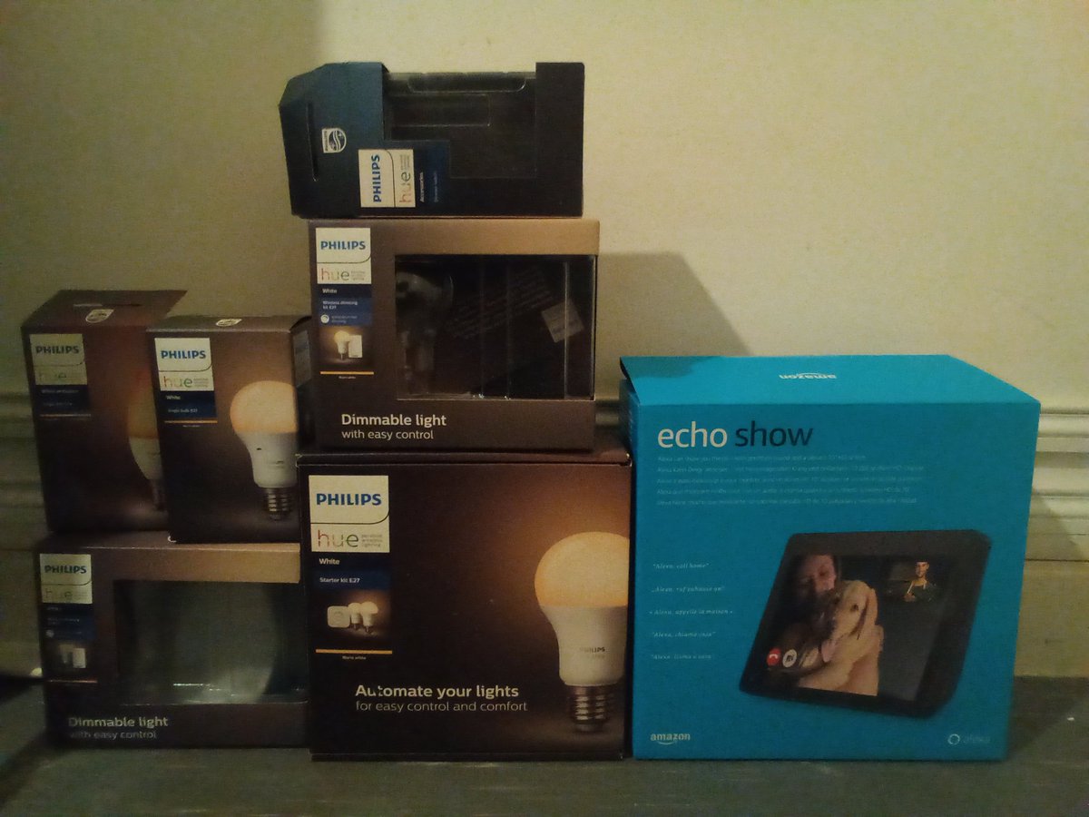 NicoDenimal's tweet image. Hue x Alexa #philipshue #smartlightning