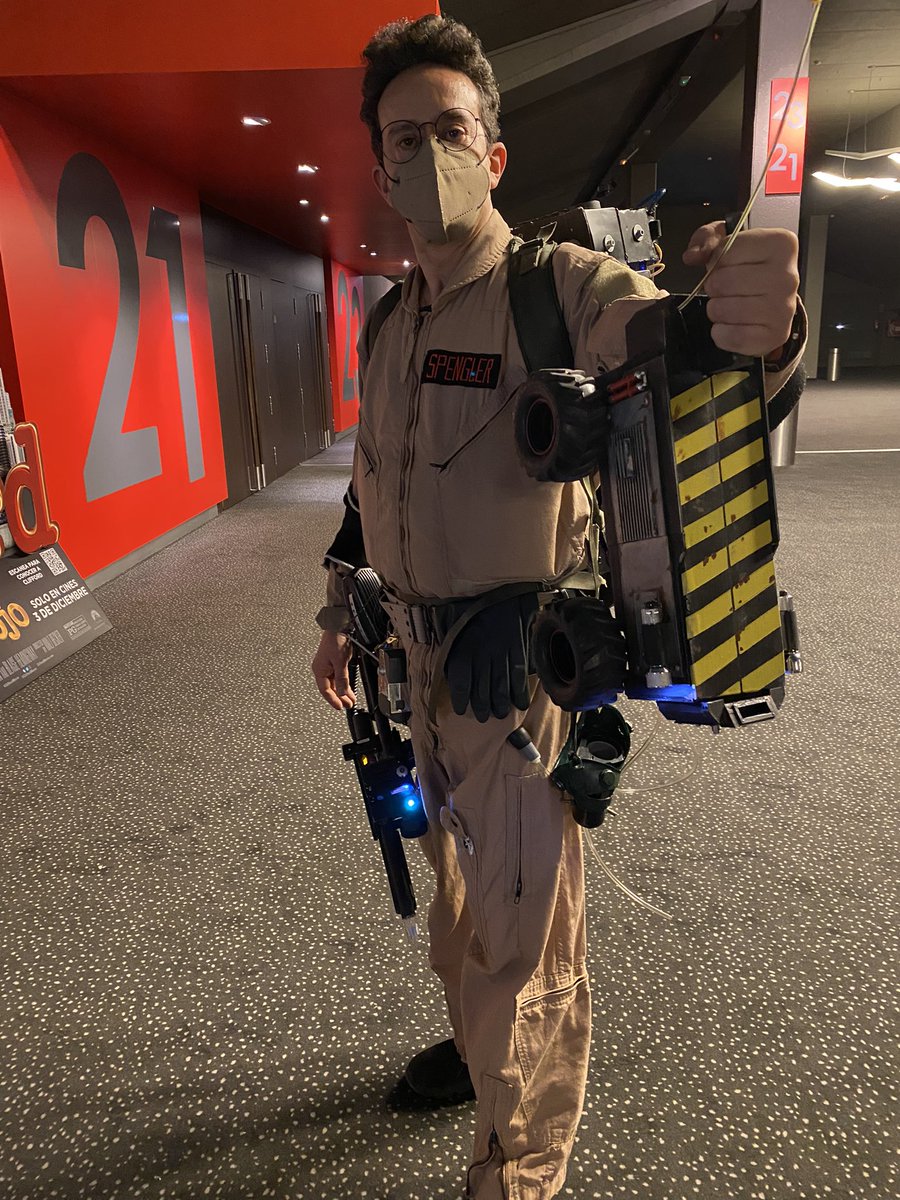 ghostbusterce's tweet photo. @ghostbusterce cazando fantasmas en @Cines_Kinepolis https://t.co/Xr0Y7vrd7L