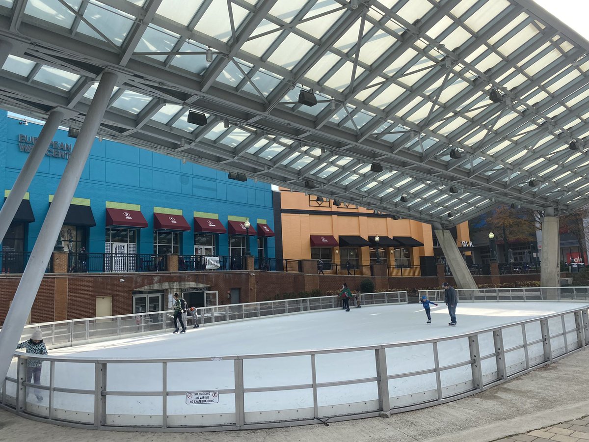 EricinMoCo's tweet photo. What a beautiful sight ⛸❄️… to see our beloved Ice Rink back on Veterans Plaza! #SilverSpring ❤️🏒 https://t.co/IzP4AjEceG