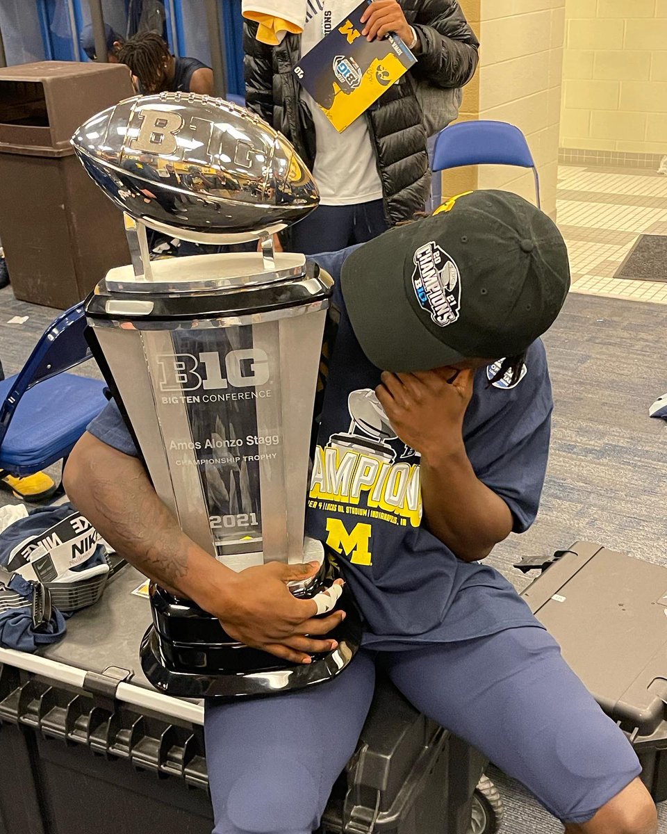 E_Dennis5's tweet photo. 〽️💙 https://t.co/Crs4xFqE7N