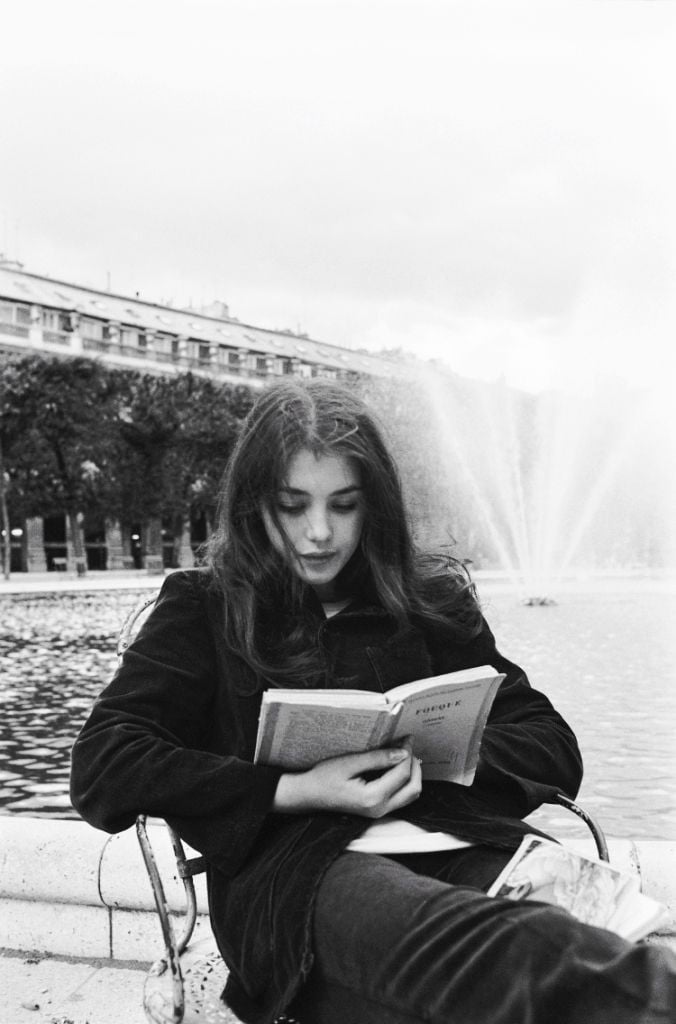 literlandweb1's tweet photo. "Leer me ha salvado, no la vida sino el espíritu. Leer es protección y refugio en tiempos difíciles. Y en tiempos de paz y felicidad, leer sigue siendo refugio del espíritu. No asedia, acoge. No rechaza, se abre". 
Catherine Clement https://t.co/uTMyKCEb3f