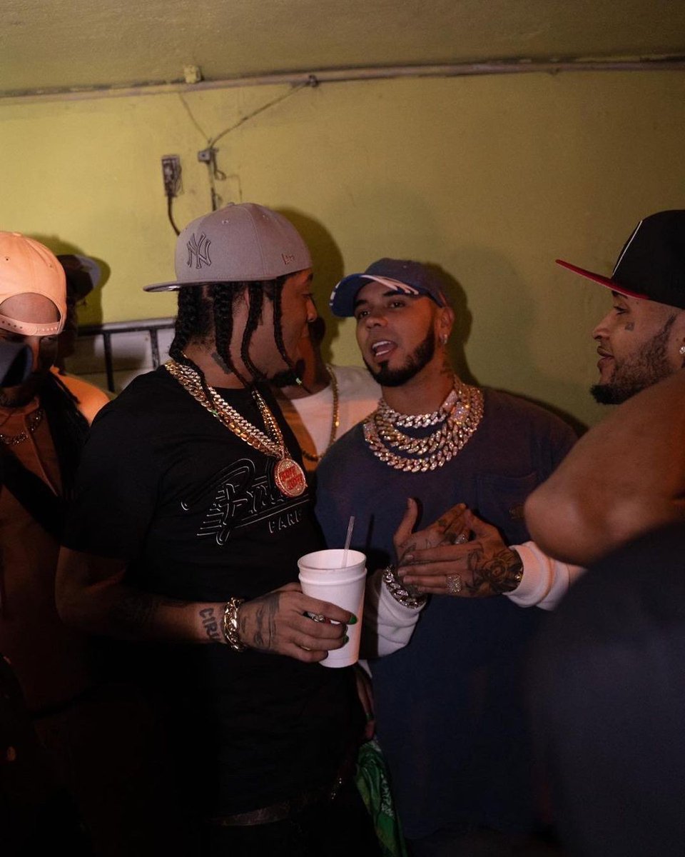 legendanuel's tweet photo. Anuel AA x Rochy RD https://t.co/tgc1pI874z