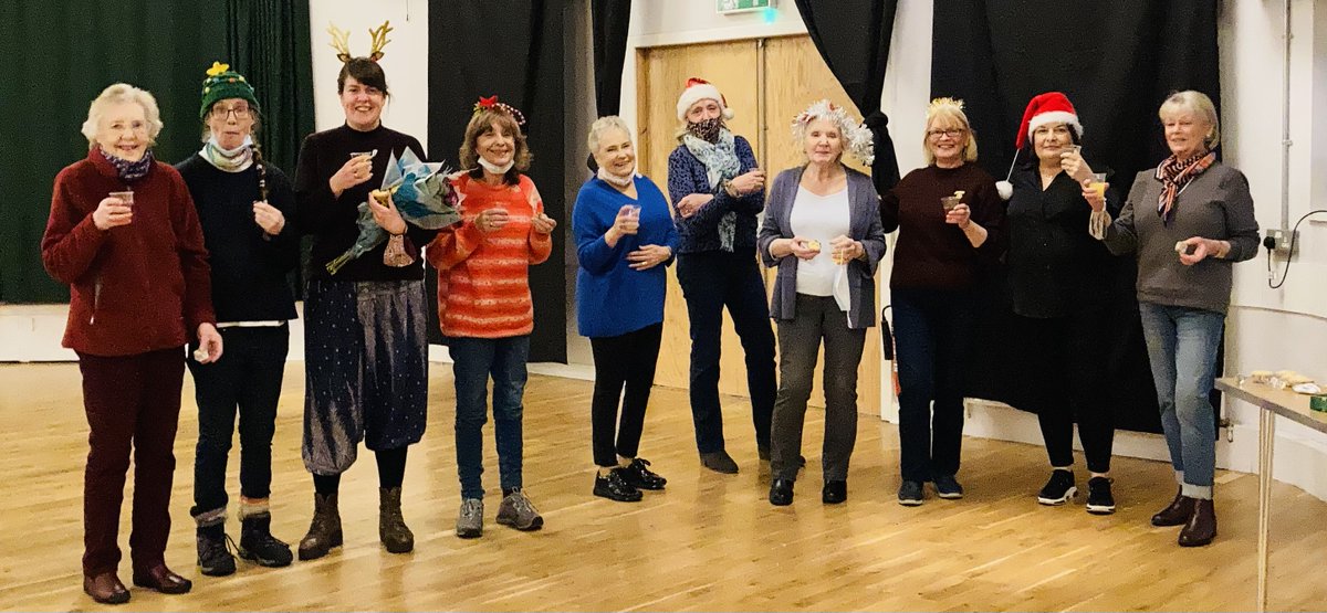 boromir35's tweet photo. Christmas session at @LifeCare_ today, sign along to #whitechristmas, lots of other classics topped off with mince pies #COPD. Merry Christmas. @NHS_Lothian @GpnNes @QNI_Scotland @PulmRehabNHSEH @over_theriver @BonnieNursie @PappleSteading https://t.co/3aOLZyEHV1